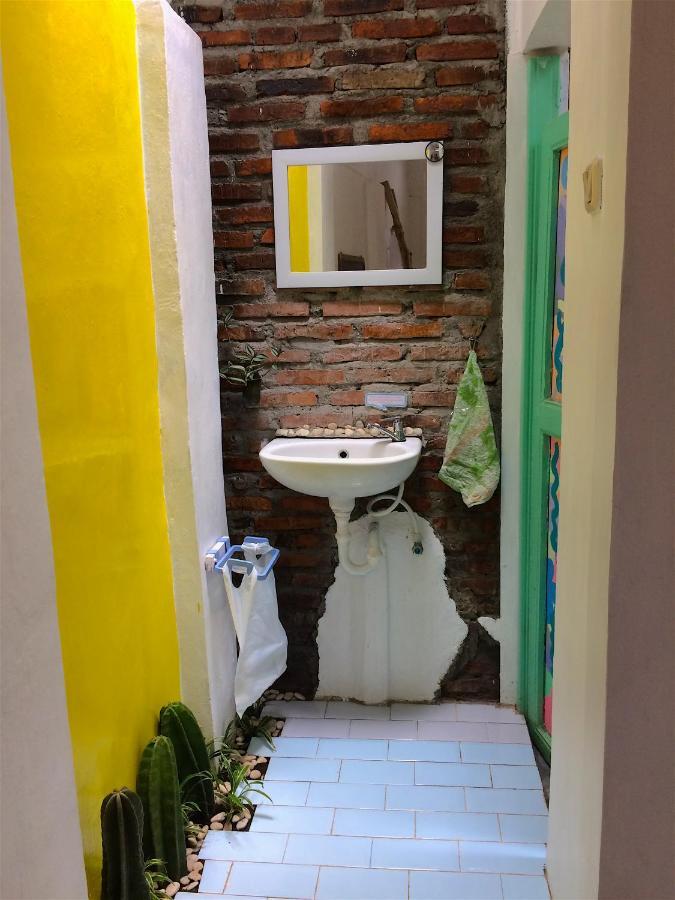 "Nomore" Gallery And Guesthouse Yogyakarta Esterno foto